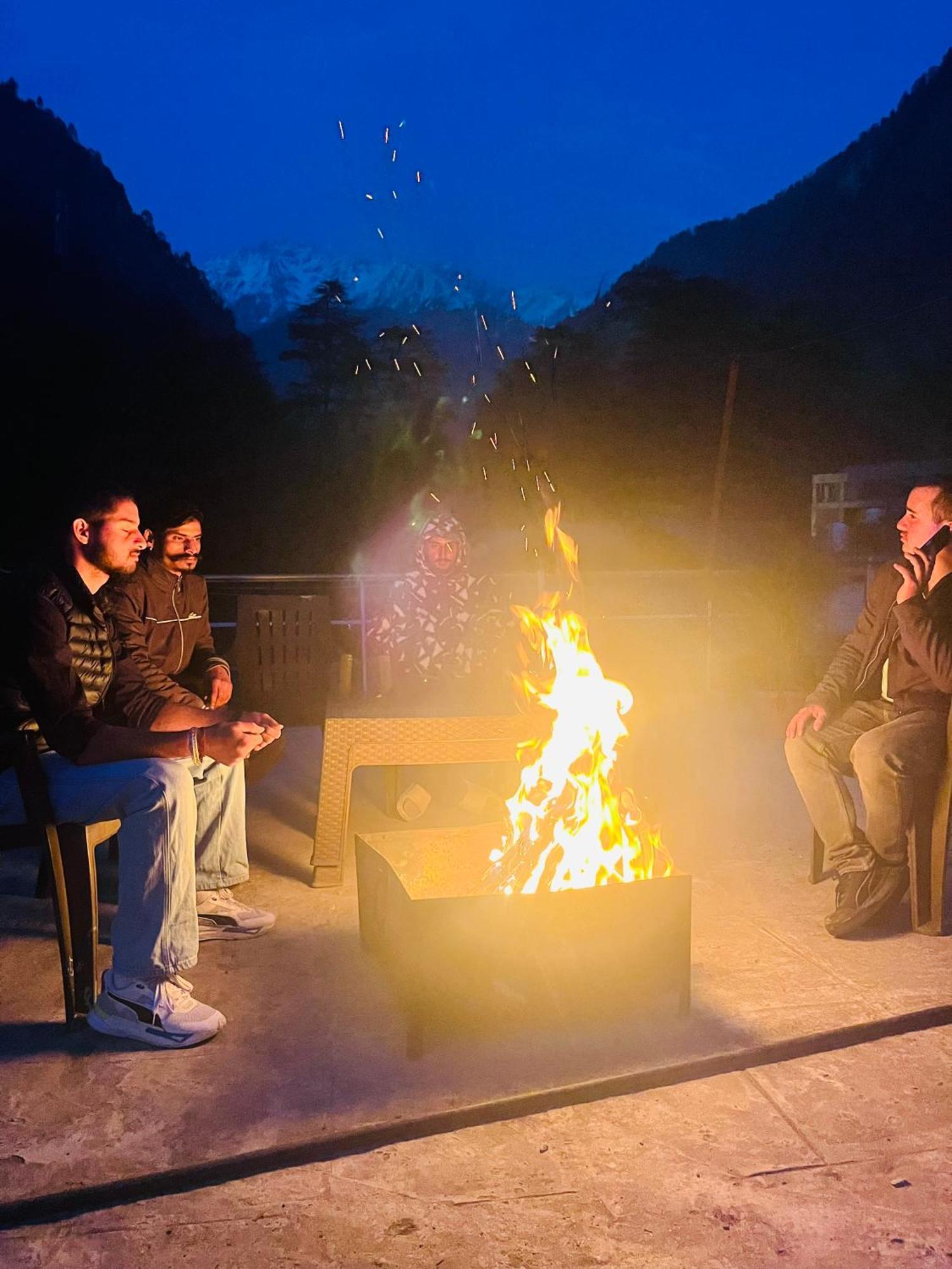 Hotel Brownie River View Kasol Ngoại thất bức ảnh