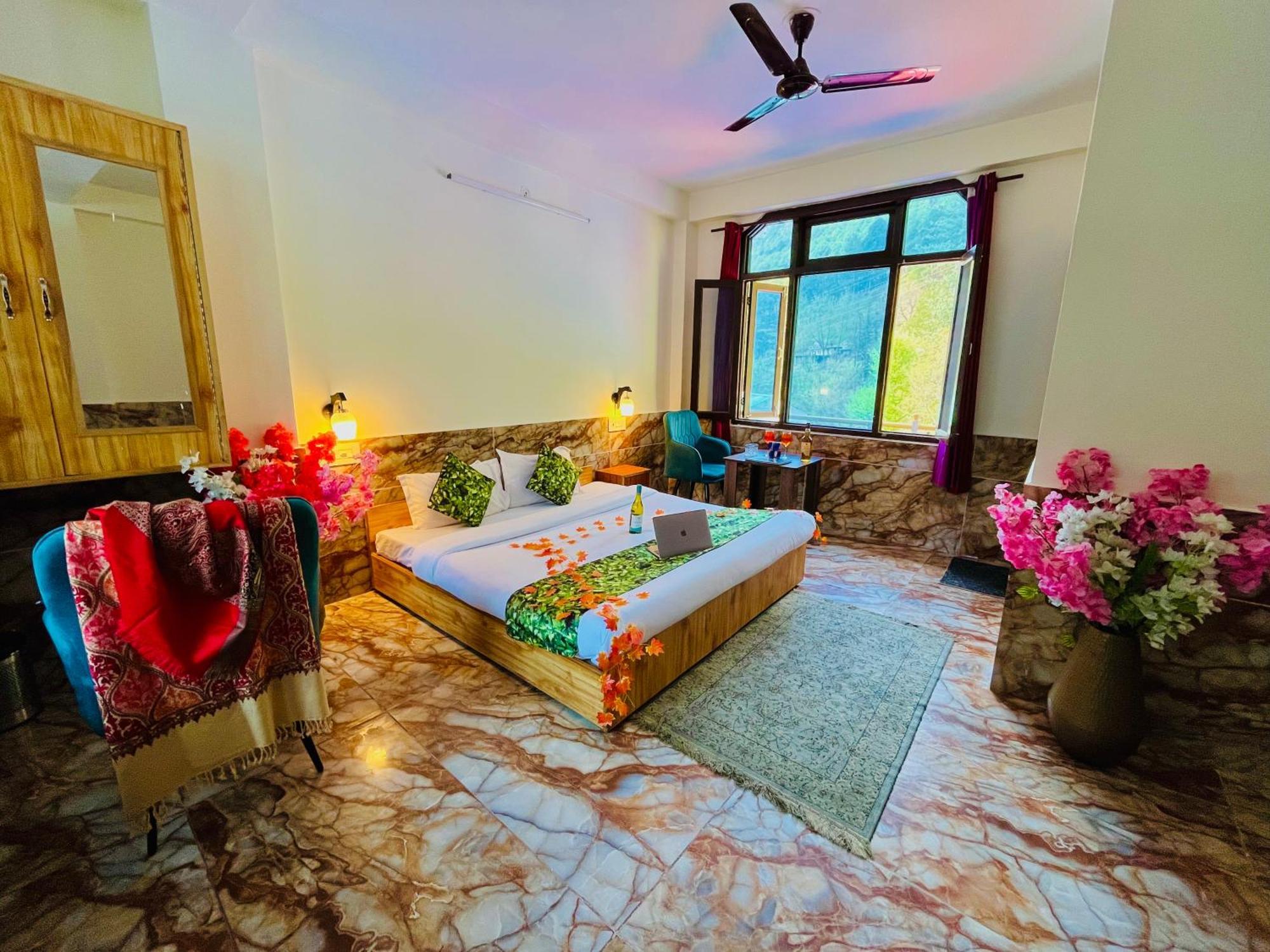 Hotel Brownie River View Kasol Ngoại thất bức ảnh